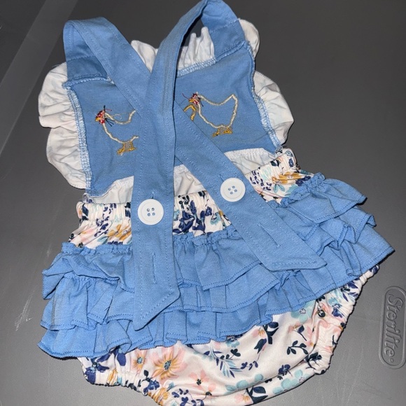 Boutique- Floral Baby Romper with Chicken Embroidery NWOT - Picture 3 of 3
